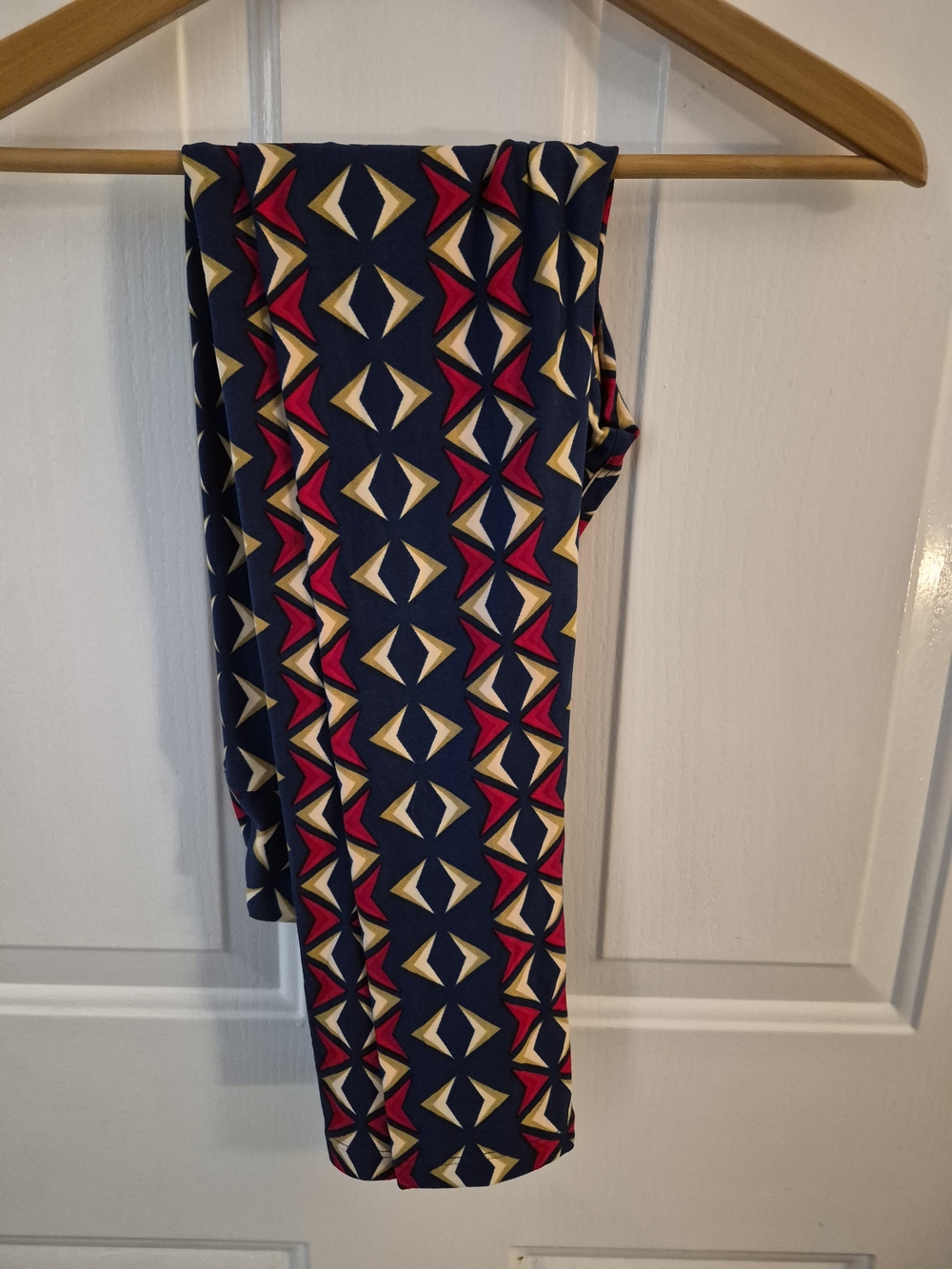 Lularoe Geometric Pattern Navy Leggings with Red & Cream Accents
